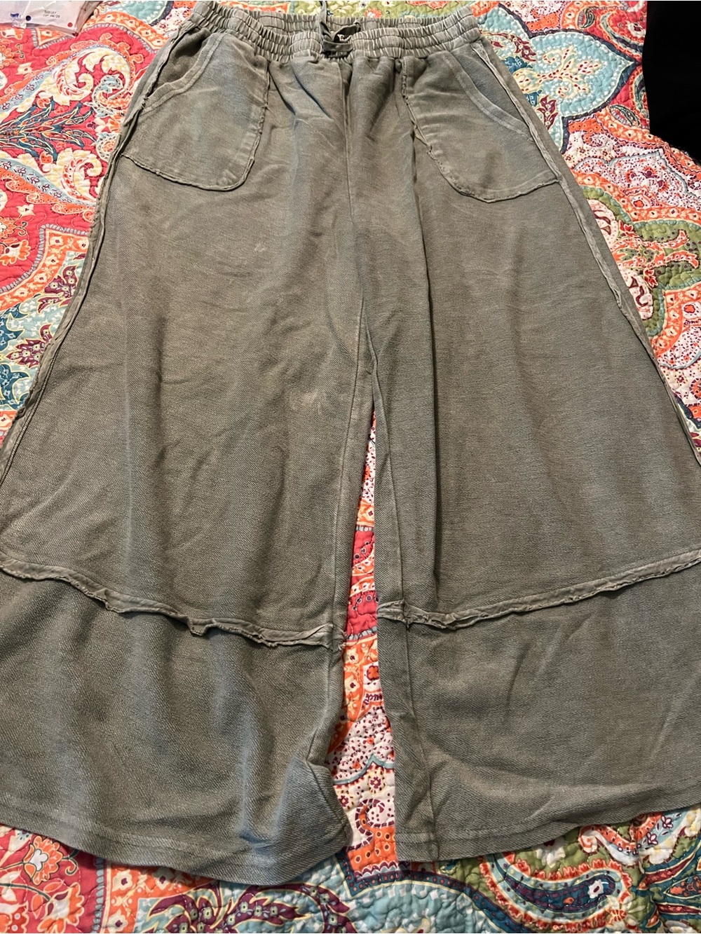 Easel Women’s Wide-Leg Olive Green Pull-On Pants